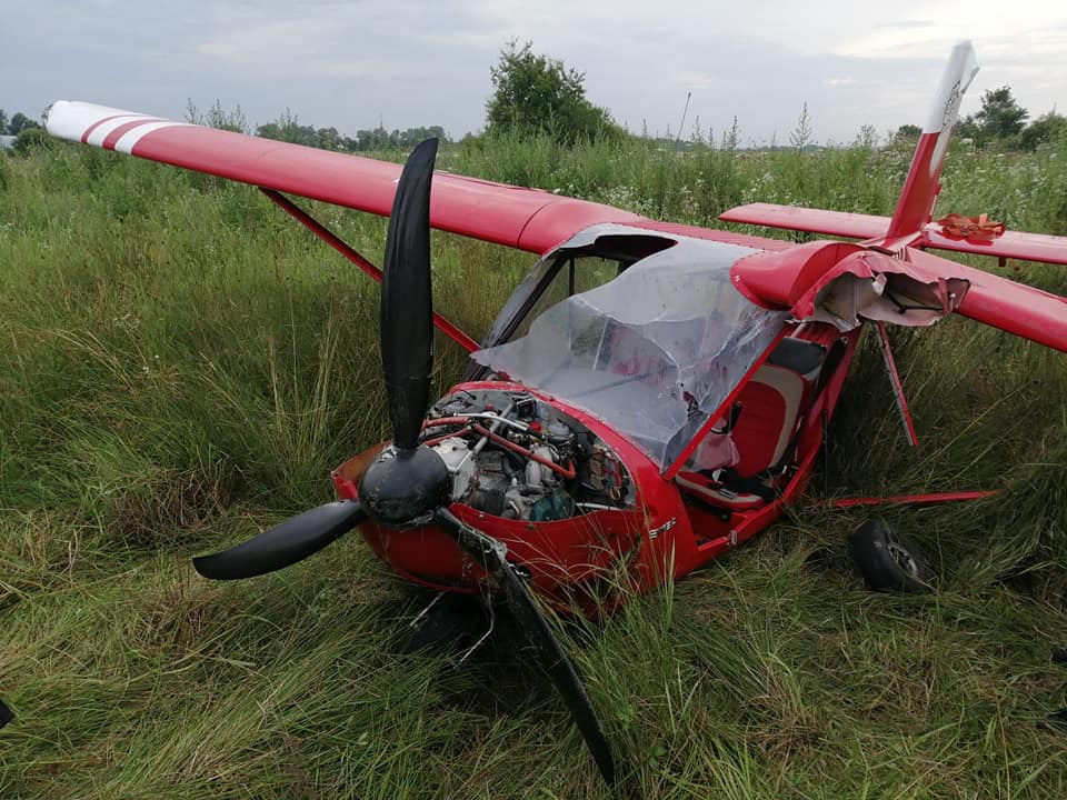 1595136968 451c34ac046336130a5a - Літак здійснив аварійну посадку в Коломиї - rai.ua