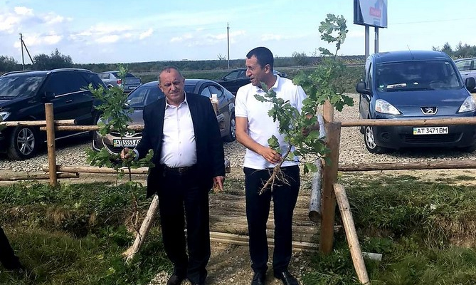 image 13 - В урочищі Жбир висадили алею громад Прикарпаття - rai.ua