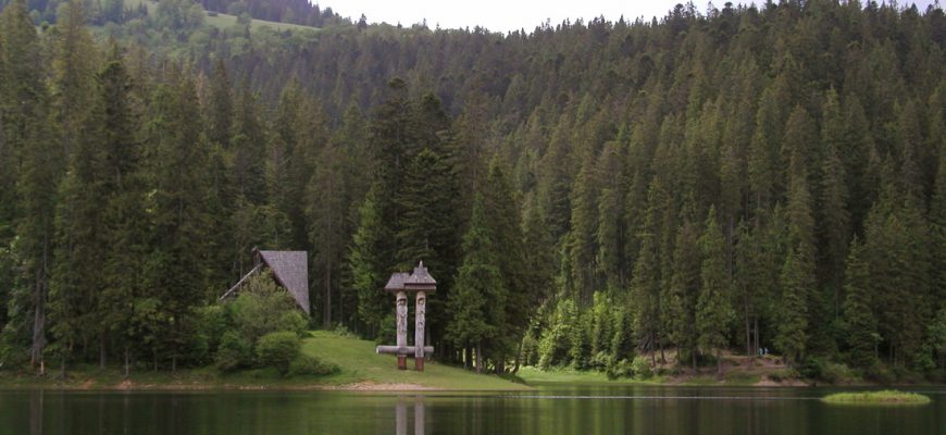 synevyr lake 1 - Відновили реалізацію міжнародного проєкту підтримки нацпарків - rai.ua
