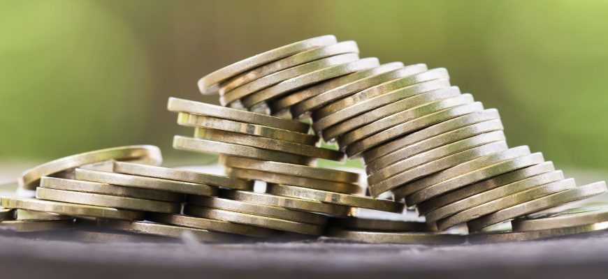 golden money coins phs7f5l min - Нацбанк випустив нову пам’ятну монету зі срібла - rai.ua