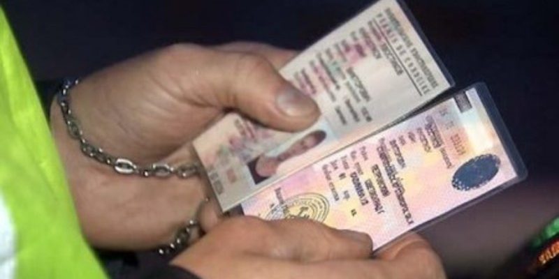 11 96 - В Івано-Франківську патрульні виявили у водія підроблені документи - rai.ua