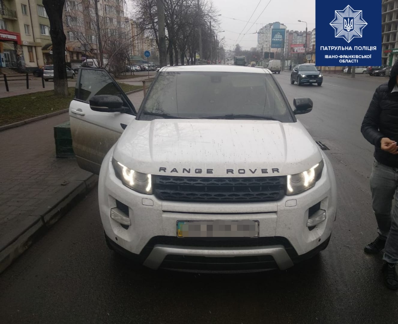 В Івано-Франківську виявили двійника Range Rover з Києва. Фото - ТРК РАІ