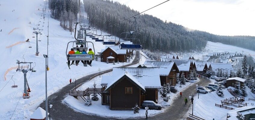 bukovel e1602160999570 - У Кабміні пояснили, чому "Буковель" працює в "червоній" зоні - rai.ua