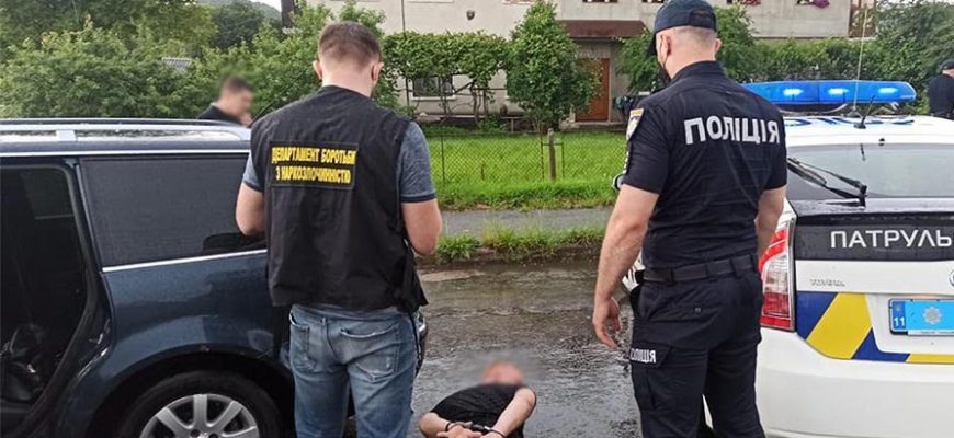 unnamed 2 - На Прикарпатті заблокували масштабний канал постачання наркотичних таблеток. Фото - rai.ua