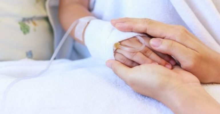 child on an iv childhood cancer istock medium 770x433 1 - Опіки 30%: 22-річний постраждалий під час аварії на Бурштинській ТЕС потребує допомоги - rai.ua