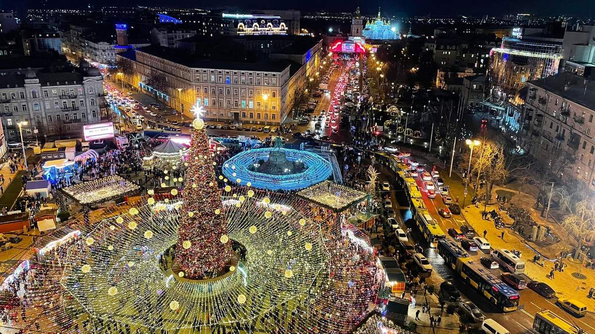 image - У столиці засвітили головну ялинку України. Відео - rai.ua