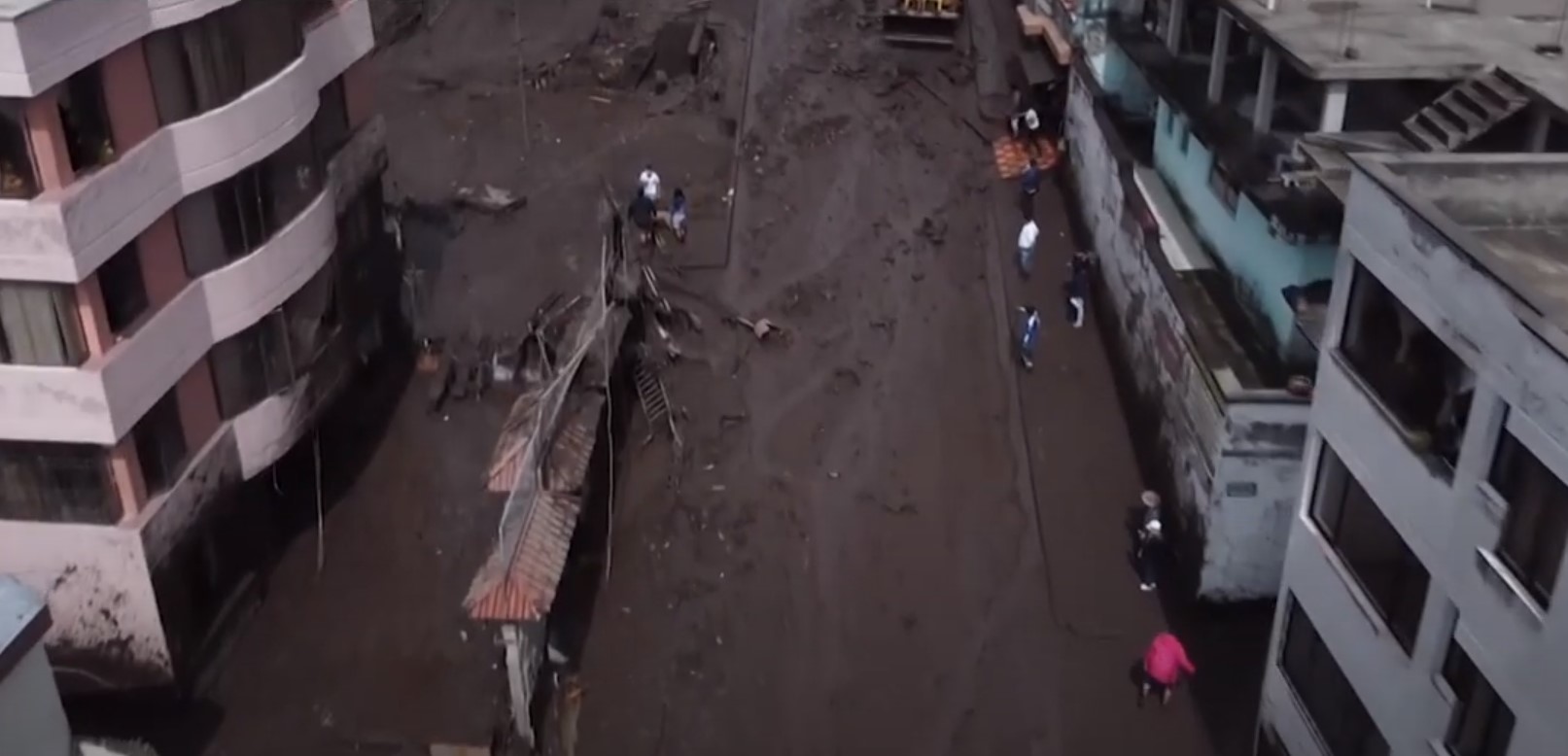 screenshot 36 - Зсув у столиці Еквадору: знайдено вже понад 20 загиблих. Відео - rai.ua