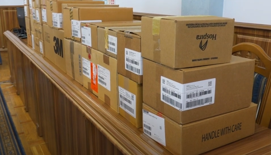 Прикарпатські заклади охорони здоров’я отримали гуманітарну допомогу від благодійників із США. Відео