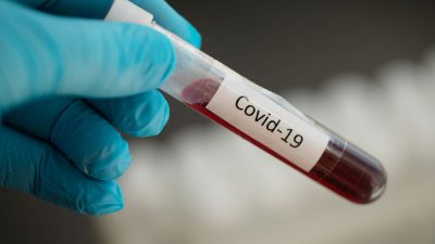covid 19 21 400x225 1 - ВООЗ: понад 1 млн людей померло від COVID у 2022 році. Відео - rai.ua