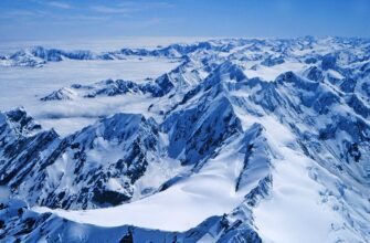 00 2284 new zealand alps aerial view - Між двома льодовиками в Альпах уперше за 2000 років проступила гола скеля. Відео - rai.ua