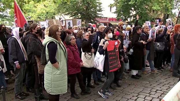 rysunok1 51 - Протести в Ірані через смерть Махси Аміні стають дедалі запеклішими. Відео - rai.ua