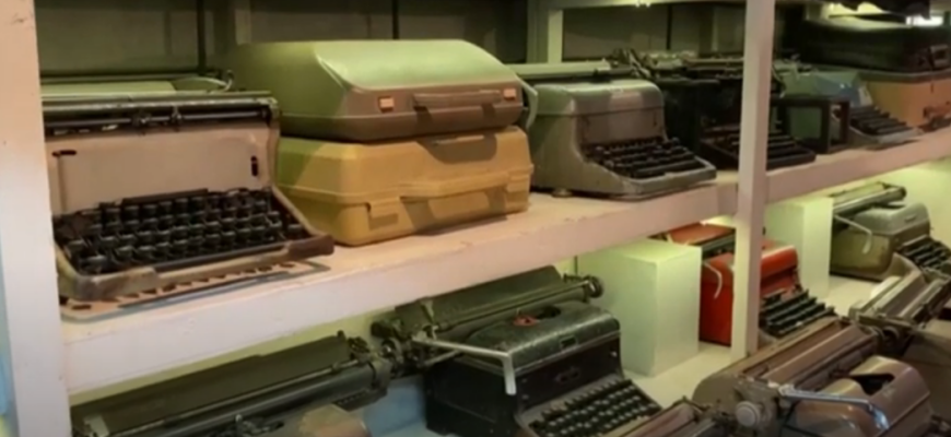 screenshot 3 7 - Індієць зібрав колекцію з 450 друкарських машинок. Відео - rai.ua