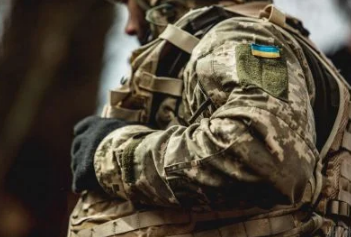 screenshot 12 3 - У Меморіальному сквері вшанували пам’ять Героїв Крут та сучасних Захисників і Захисниць - rai.ua