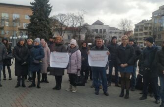 7c4a9b6102855609 - Медики Прикарпатського наркологічного центру вийшли на мирну акцію протесту. Відео - rai.ua