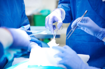 3fd84c3 surgery big - В обласній клінічній лікарні американські та канадські лікарі оперували українських захисників - rai.ua