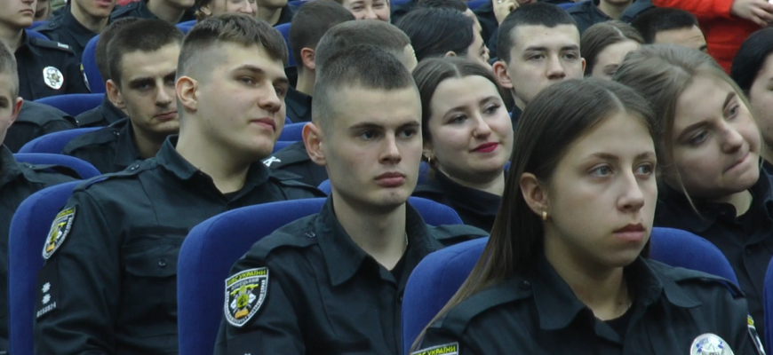 screenshot 9 3 - В Івано-Франківську курсанти евакуйованого Луганського інституту ім. Дідоренка отримали дипломи та перші звання. Відео - rai.ua