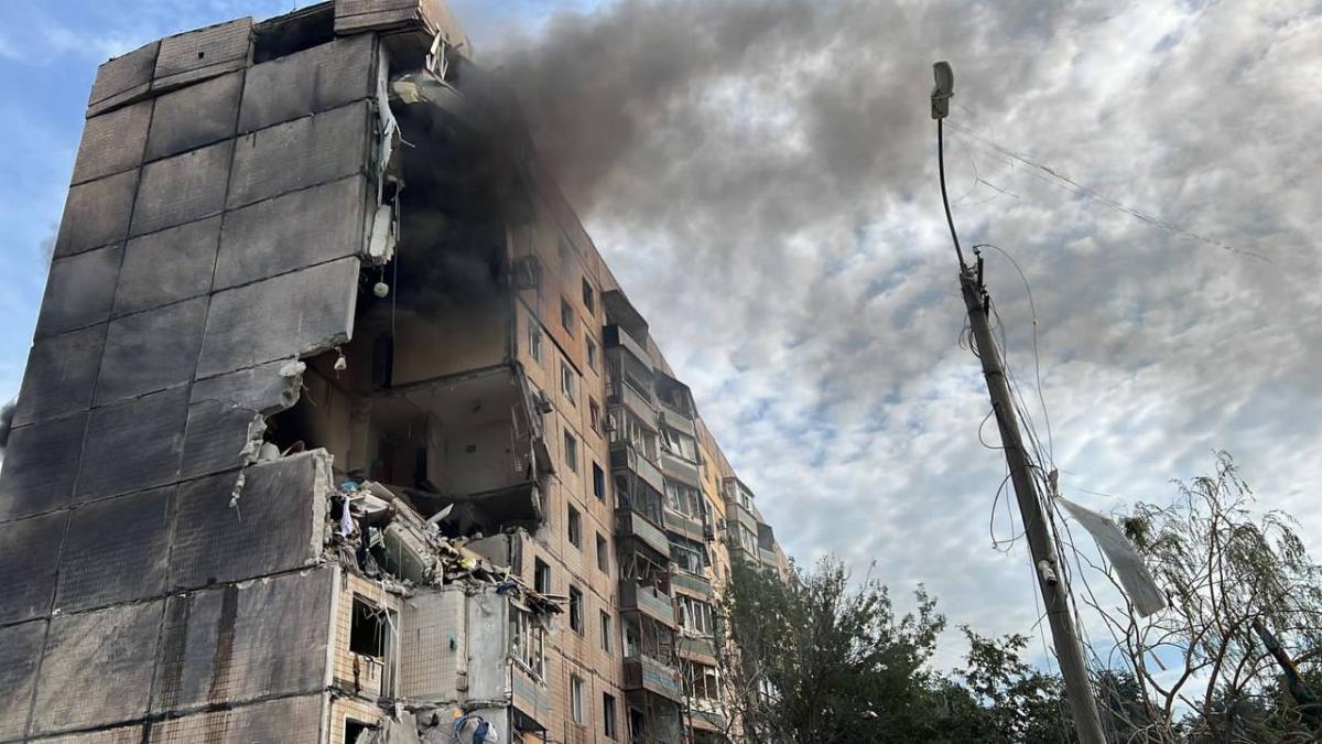 1690788980 4136 - У Кривому Розі росія вдарила по багатоповерхівці: є загиблі - rai.ua