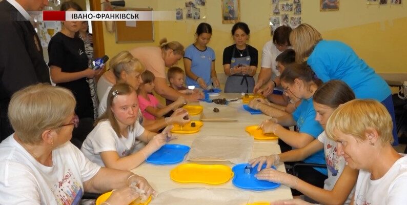 5 siuzh - Діти з інвалідністю готували шоколадні цукерки для ЗСУ - rai.ua