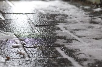 black ice on footway - Погода на 22 листопада: на дорогах можлива ожеледиця - rai.ua