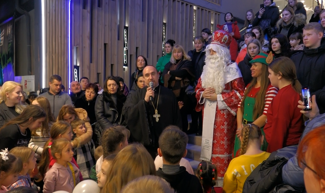 відео святкування хелловіна в великобританії на англійській вові