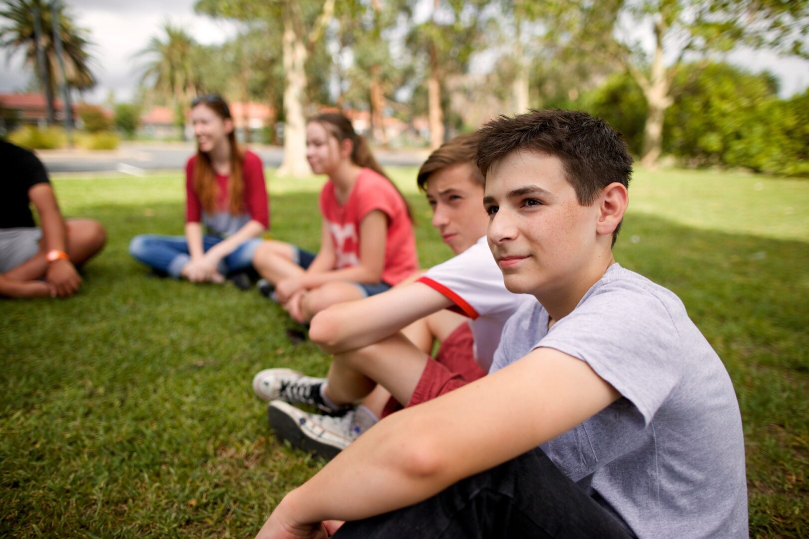 thumbnail youth activity sitting - «Фундація лідерів»:в Івано-Франківську запускають безоплатний клуб для молоді - rai.ua