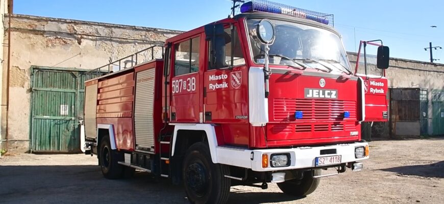 Івано-Франківські рятувальники отримали пожежний автомобіль від польських колег. Відео