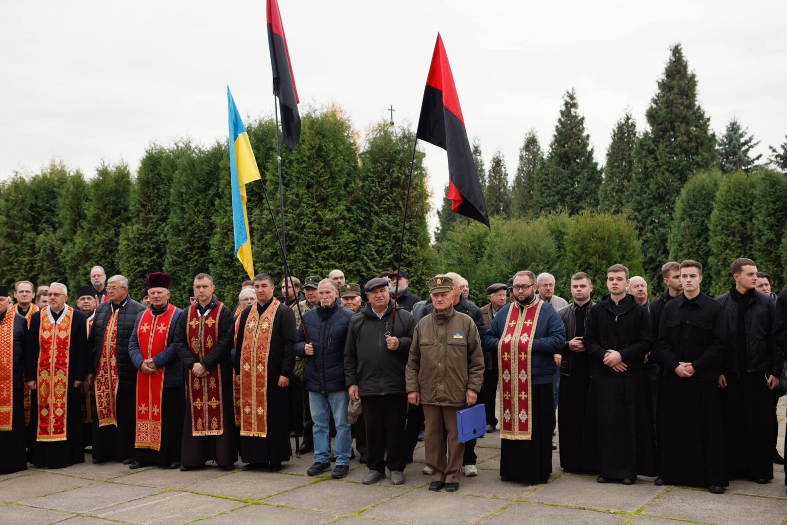 demm2 - На Прикарпатті відбулось віче-реквієму «Голос пам’яті» - rai.ua