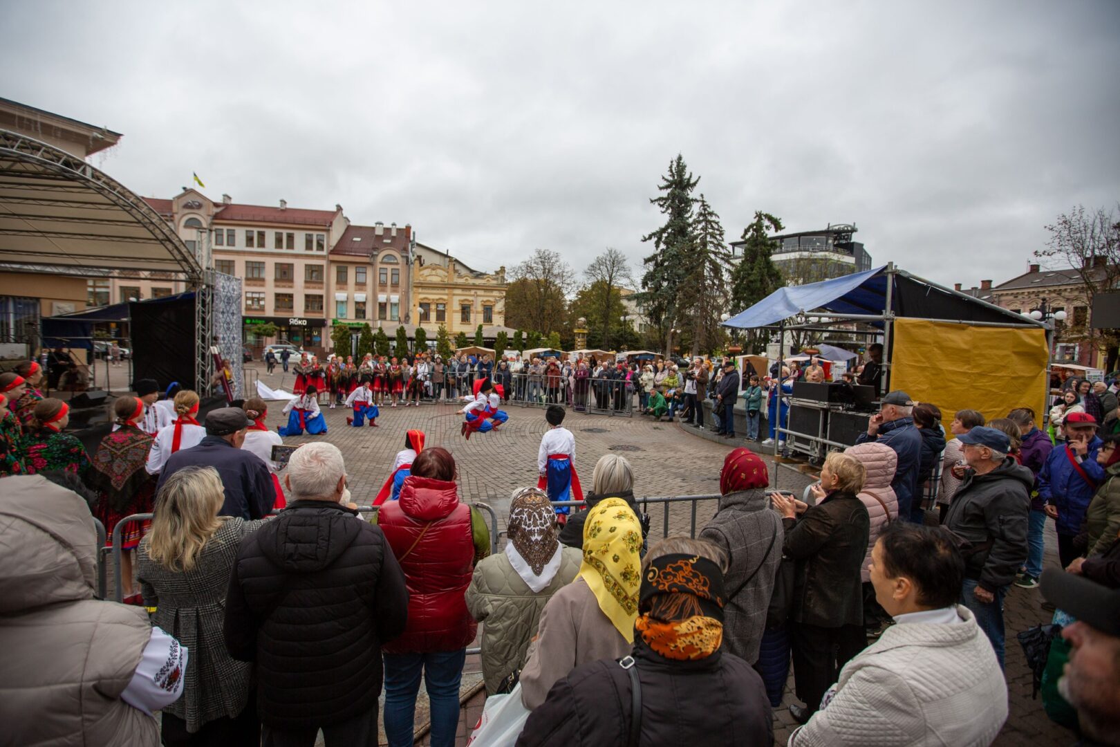 iarmao5 - Благодійний ярмарок: 5 років тому до Івано-Франківська долучились 18 сіл - rai.ua