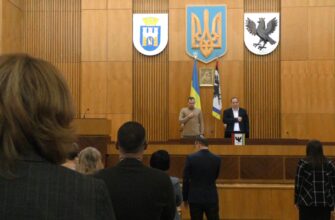 Зона біля озера: в Івано-Франківську відбулась позачергова сесія міської ради. Відео