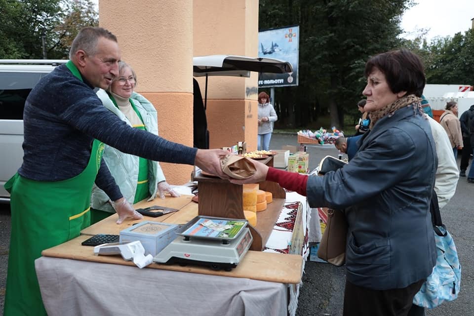 ruh - Аграрії Івано-Франківщини представили продукцію на осінньому ярмарку - rai.ua