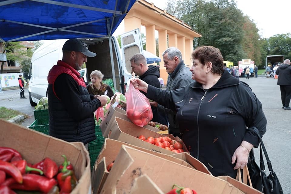 ruh3 - Аграрії Івано-Франківщини представили продукцію на осінньому ярмарку - rai.ua