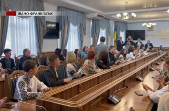 В Івано-Франківську відзначили учнів, які посіли призові місця на олімпіадах та конкурсах. Відео