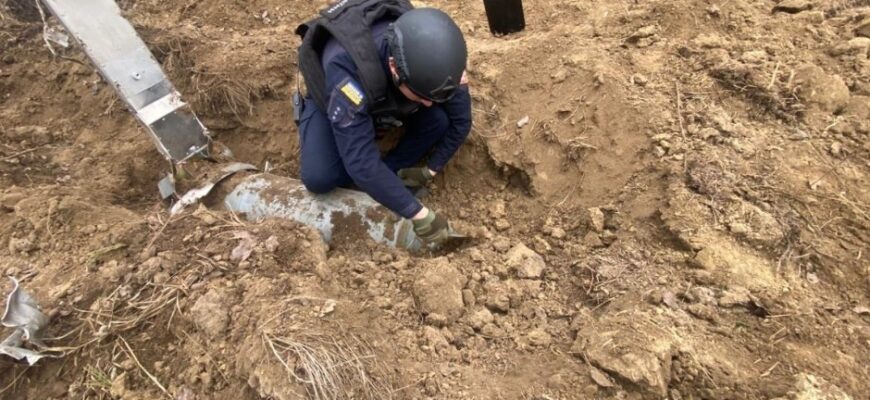 Сапери ДСНС знищили авіабомбу ФАБ-250 на Харківщині