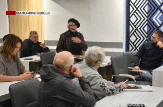 В Івано-Франківську вже понад два тижні працюють мовні волонтери. Відео