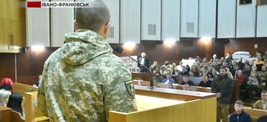 На сесії міськради розглянули питання щодо будівництва біля міського озера. Відео