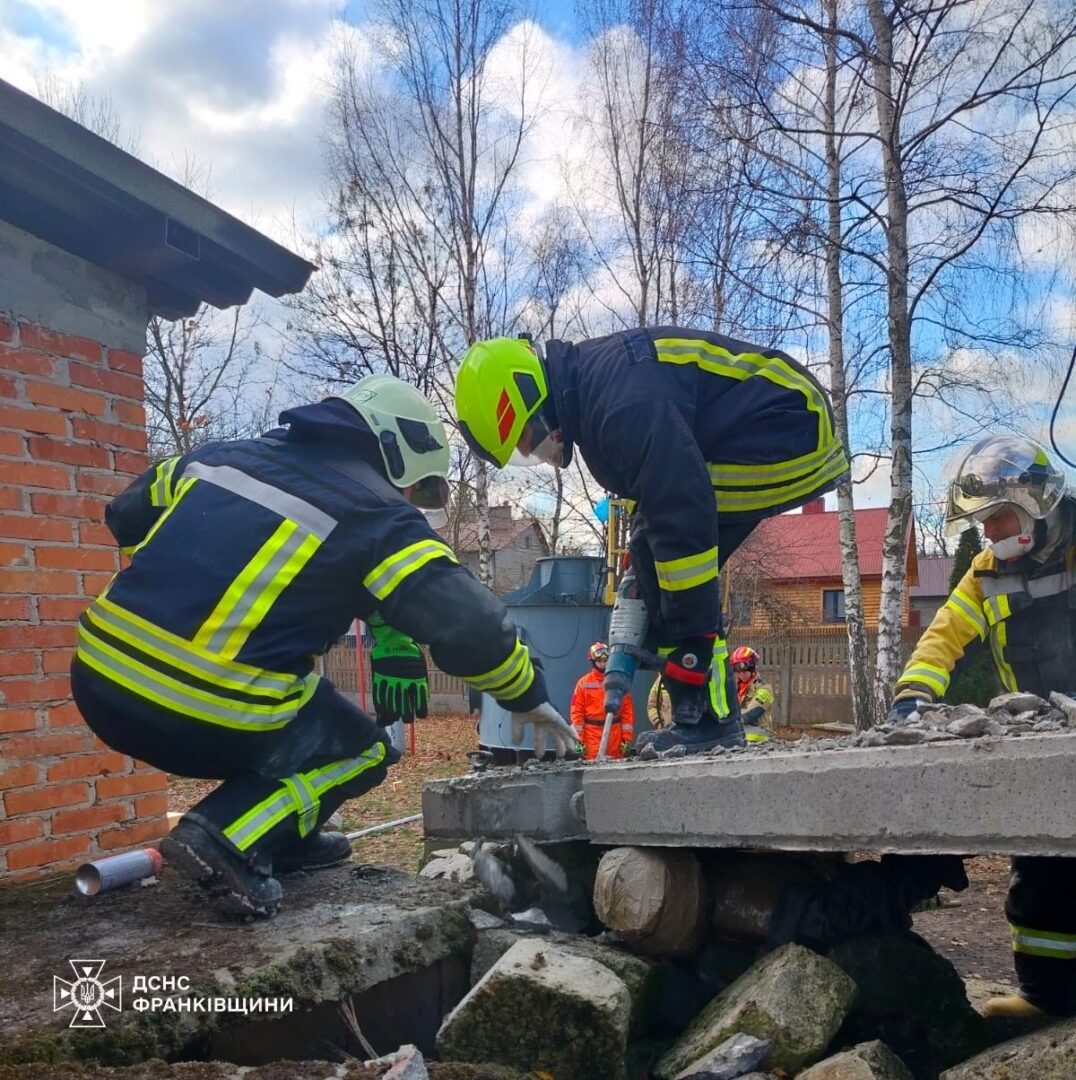 zav2 - Порятунок людей під завалами: прикарпатські рятувальники взяли участь у навчаннях у Польщі - rai.ua