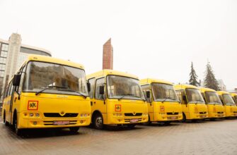 Прикарпаття отримало 17 нових шкільних автобусів