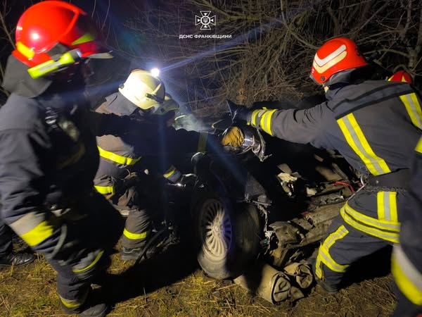 dtp - Рятувальники ліквідували наслідки смертельного ДТП, де загинуло 5 осіб - rai.ua