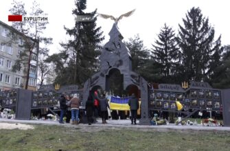 Меморіал героям розташували у сквері Небесної сотні.