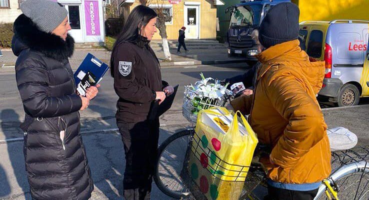 «16 днів проти насильства»: ювенальні поліцейські провели вуличну акцію