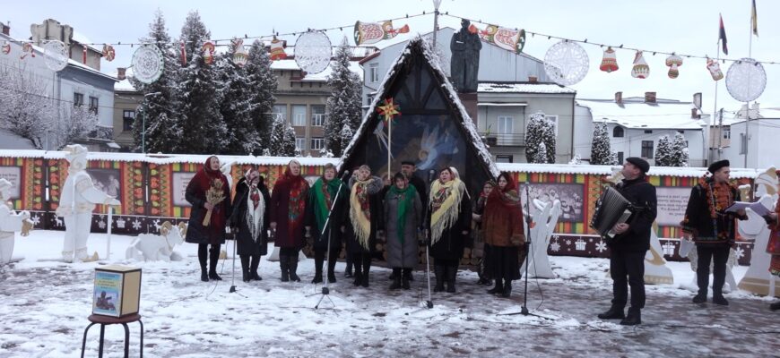 «Коляда для ангелів»: у Надвірній вшанували полеглих героїв. Відео