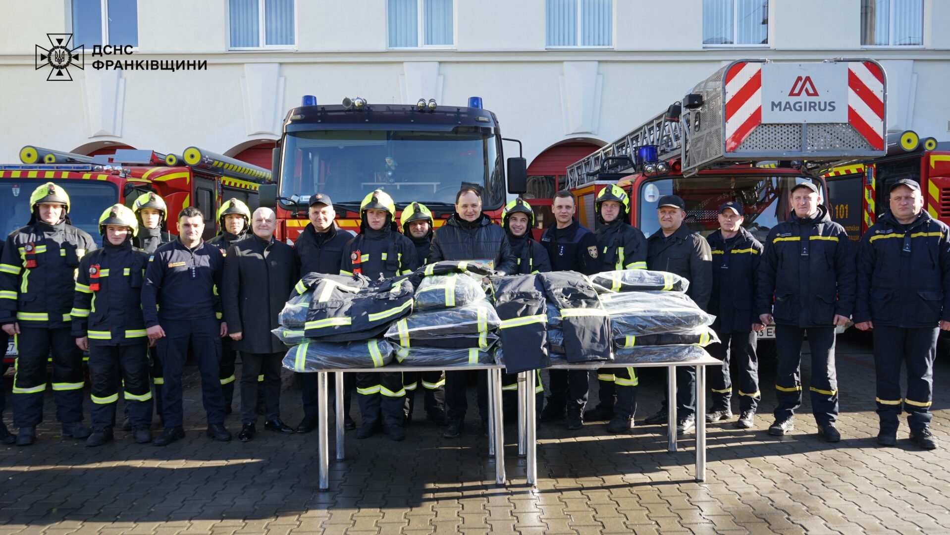 mar3 - Рятувальники Івано-Франківська отримали захисний одяг від міської влади - rai.ua