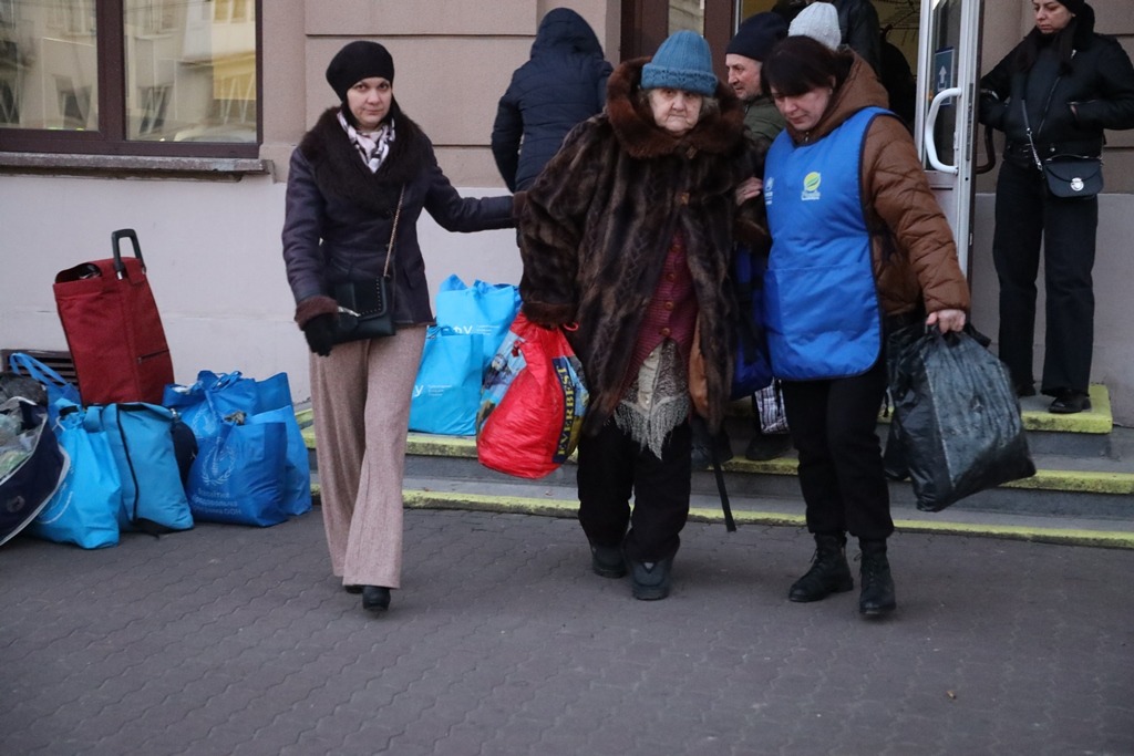 vpo2 - На Прикарпатті зустріли черговий евакуаційний потяг з Донецької області - rai.ua