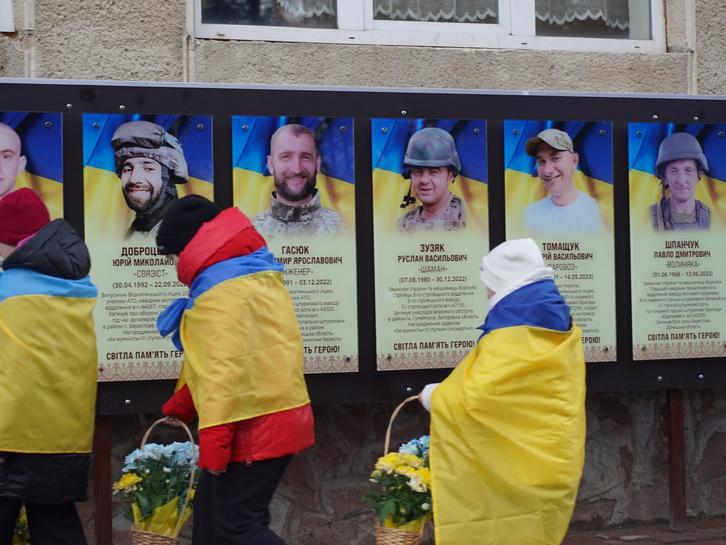 vsh3 - У Ворохтянському ліцеї відкрили пам’ятні дошки загиблим героям - rai.ua