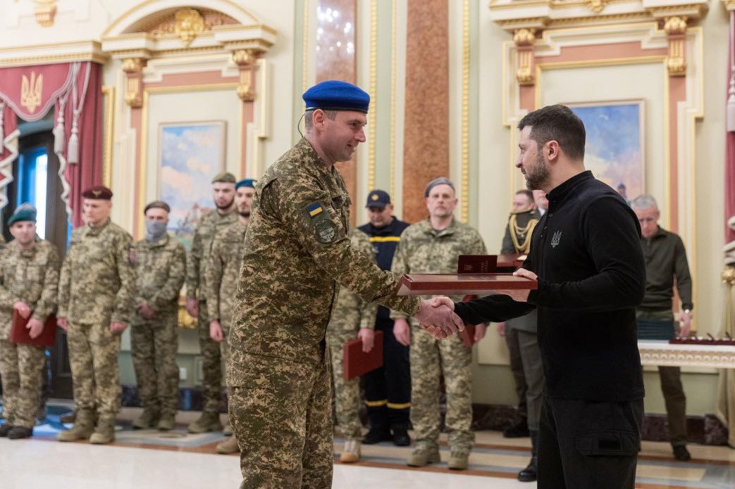 dd3 - Володимир Зеленський вручив державні нагороди захисникам - rai.ua