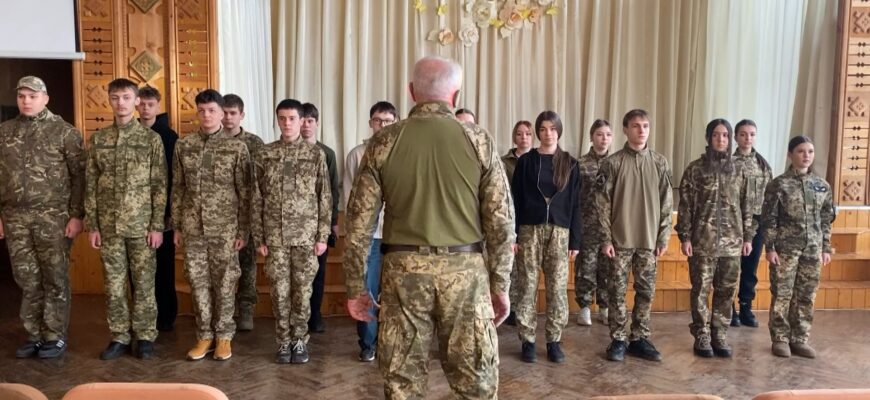 У Калуському ліцеї створили простір для викладання предмета «Захист України». Відео
