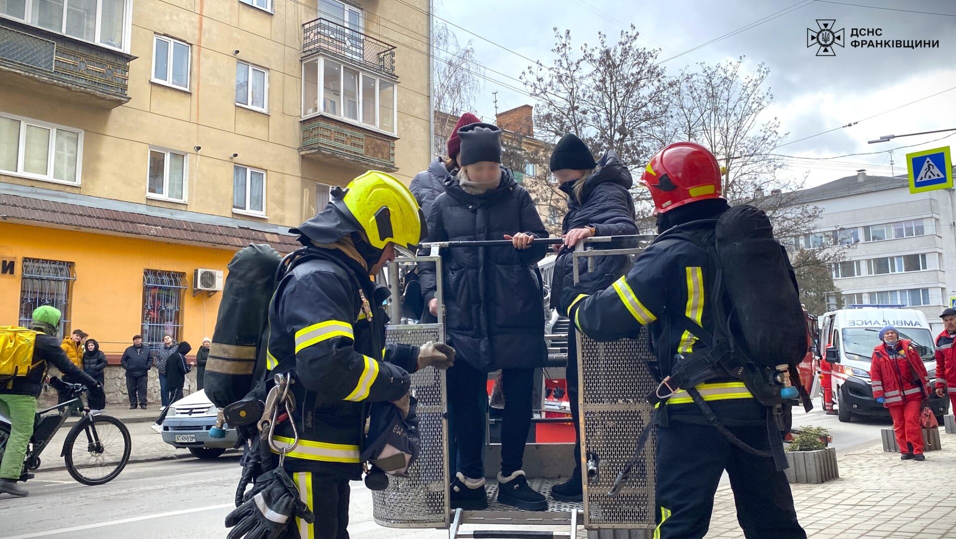 zshch - Під час пожежі в Івано-Франківську загинуло двоє людей - rai.ua