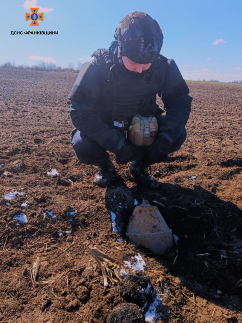iuozh2 - Піротехніки знешкодили застарілий боєприпас часів минулих війн - rai.ua