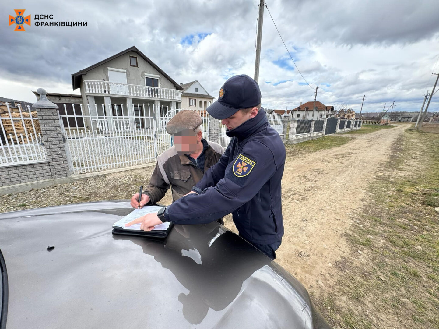 iv2 - До адмінвідповідальності притягнуто 8 паліїв сухої трави - rai.ua