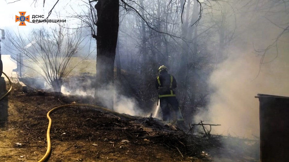 rt3 - Вогнеборці ліквідували 72 пожежі в природних екосистемах - rai.ua